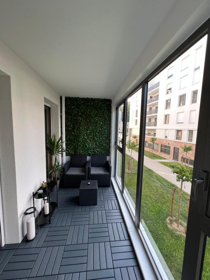 Appartement Avec Son Jardin D'Hiver Poissy Extérieur photo