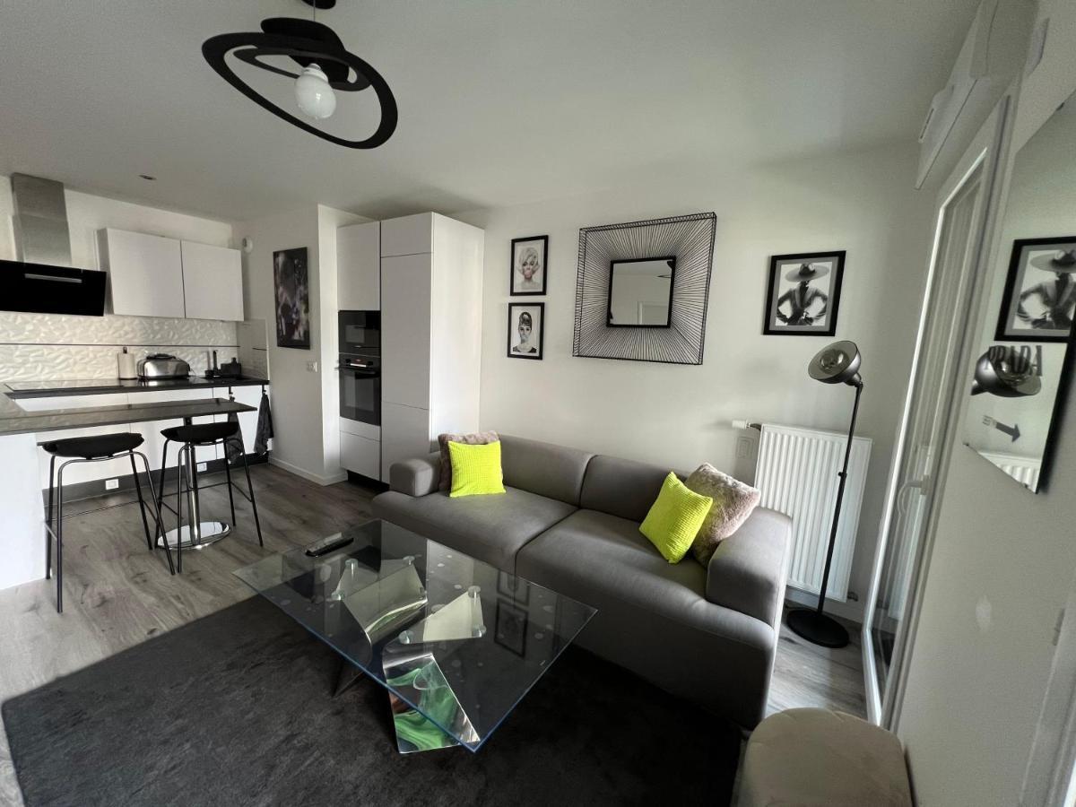 Appartement Avec Son Jardin D'Hiver Poissy Extérieur photo